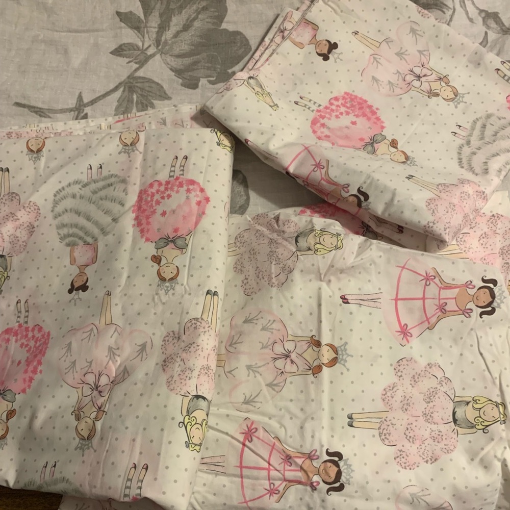 EUC Kids Pottery Barn sheer set